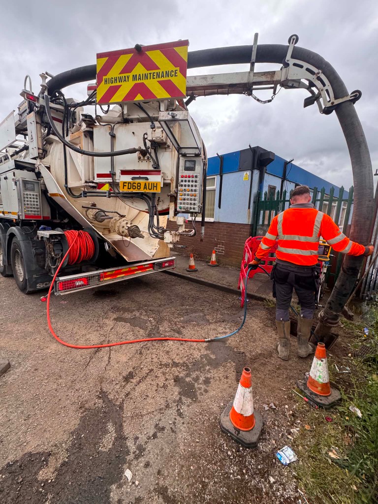 Drains First combination jet vac tanker unit